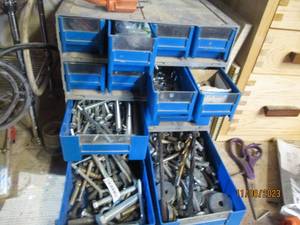 lot 172 image: Benchtop part organizer
