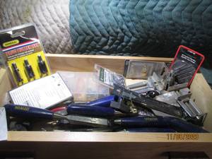 lot 173 image: Content of light tone drawer #1