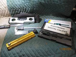 lot 179 image: Nice assortment of digital calipers