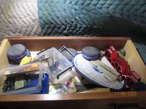 lot 181 image: Content of dark tone drawer #2