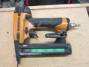 lot 26 image: Bostitch SX1838 18 GA Nailer