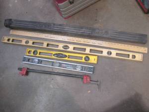 lot 298 image: 4ft and 2ft levels, 24 bar clamp etc