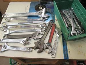 lot 262 image: Part organizer bin