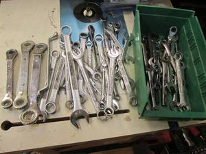 lot 263 image: Part organizer bin