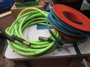 lot 267 image: Mozilla and other brand air hose