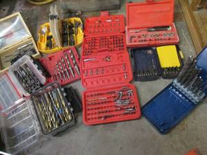 lot 271 image: (10) bit containers
