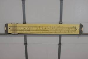 lot 1 image: Vintage Pickette 1010- #271