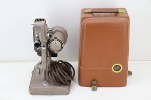lot 3 image: Revere Camera Co Model 85