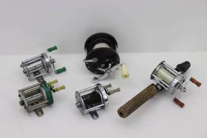 lot 4 image: Pflueger Akron & Shakespeare Intrinsic Vintage Fishing Reels