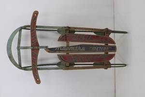 lot 9 image: Vintage Sno-King Sled