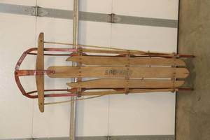 lot 10 image: Vintage Kalamazoo Sled Co