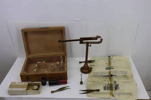 lot 33 image: Balances No 683 System for Checking Specific Gravity