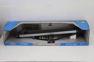 lot 44 image: Ertl NIB Hay Elevator