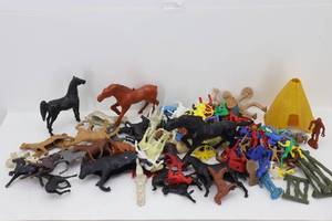 lot 47 image: Farm Animals & more