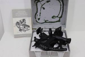 lot 51 image: Master Sextant Vernier William A Davis