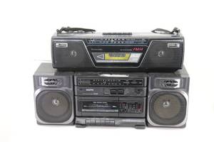 lot 79 image: 2 Portable RadioCassette Players