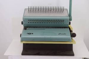 lot 82 image: 2 GBC Punch Combo Binders