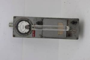 lot 93 image: Vintage Navy Victorian IM-78A PDR-10B Radiacmeter