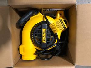 lot 10 image: DEWALT Portable Air MoverFloor Dryer Blower Fan Customer Returns See Pictures