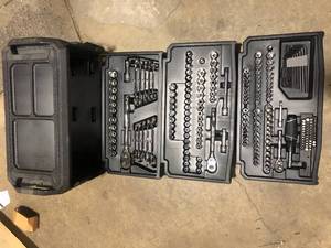 lot 36 image: Husky Mechanics Tool Set (270-Piece) Customer Returns See Pictures