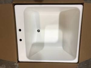 lot 45 image: MUSTEE Utilatub 20 Gallon 23 in. x 25 in. Freestanding LaundryUtility Sink in white    Customer Returns See Pictures