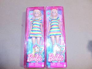 lot 12 image: 2 Pack Barbie Fashionistas Doll #197 with Braces, Blonde Hair, Rainbow Tiered Dress & Accessories 194735094325