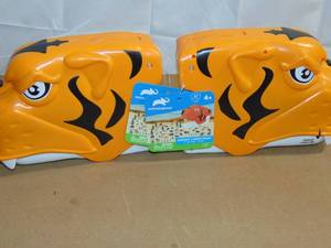 lot 32 image: 2 Pack 51 Pieces Animal Planet Safari Storage Head Collection 658382411657