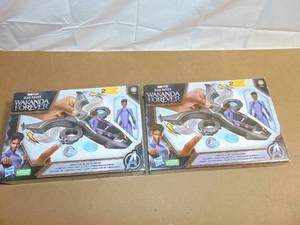 lot 68 image: 2 Pack Marvel Black Panther Wakanda Forever Vibranium Blast Sunbird Jet with Shuri Action Figure 5010994108571