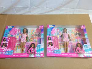 lot 69 image: 2 Pack Barbie Brooklyn Roberts Hair Playset 194735071814
