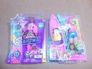 lot 82 image: 2 Pack Mixed Barbie