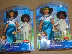 lot 89 image: 2 Pack Disney Encanto Mirabel and Antonio Gift Ceremony Story Set