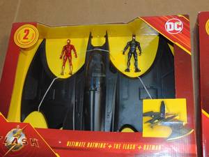 lot 118 image: DC Comics The Flash Ultimate Batwing with Action Figures 778988436066