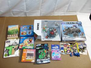 lot 142 image: Mixed Toys Lot