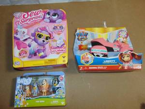 lot 155 image: Mixed Toys Lot