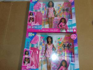 lot 167 image: 2 Pack Barbie Brooklyn Roberts Hair Playset 194735071814