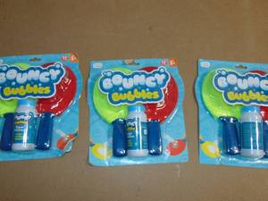 lot 176 image: 3 Pack Chuckle & Roar Bouncy Bubbles 079346628018