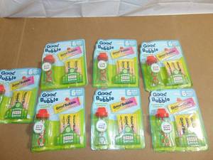 lot 177 image: 7 Pack Chuckle & Roar Good Bubble with 6 Bubble Refills 079346628025