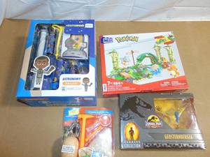 lot 187 image: Mixed Toys Lot