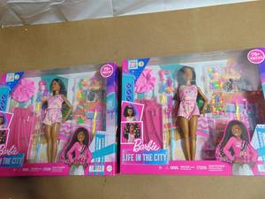 lot 201 image: 2 Pack Barbie Brooklyn Roberts Hair Playset 194735071814