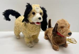 lot 1 image: Two 1960s-70s Battery Operated Toy Dogs