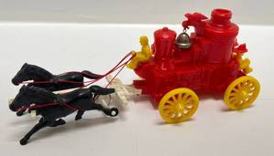 lot 12 image: 1950s Haroy Plastics & Chemical Corp Plastic Horse Drawn Fire Engine