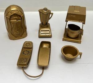 lot 68 image: 1960s Durham Die-Cast Miniatures Including Jukebox, Mr. Coffee Coffee Maker, Blender & Tele Phone