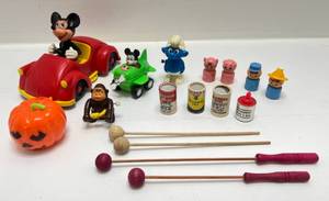 lot 75 image: Vintage 1960s Keywind Toys & More