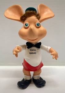 lot 77 image: 1963 Topo Gigio Maria Perego 11 Rubber Figure