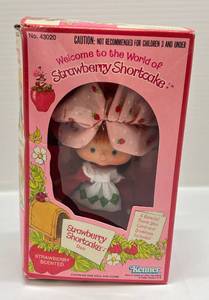 lot 80 image: 1980 Strawberry Shortcake Doll (NEW IN BOX)