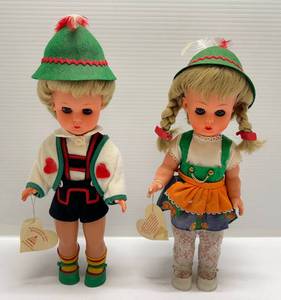 lot 113 image: 1970s (GERMAN) Schwesterlein Klein, Bruderlein Fein Drei-M-Puppe BoyGirl Dolls 12