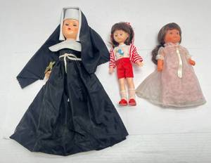 lot 114 image: 1977 Ginny Vogue Doll, Mattel Doll & More (Nun Has Loose Head Needs New Rubber Band)
