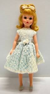 lot 124 image: 1965 Madame Alexander Doll Dolly 17