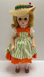 lot 126 image: 1965 Madame Alexander Doll Liesl From Sound Of Music 14
