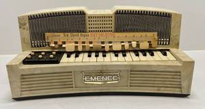 lot 244 image: 1960s Bakelite Chord Organ (Turns On But doesnt Play) Can Be Fixed